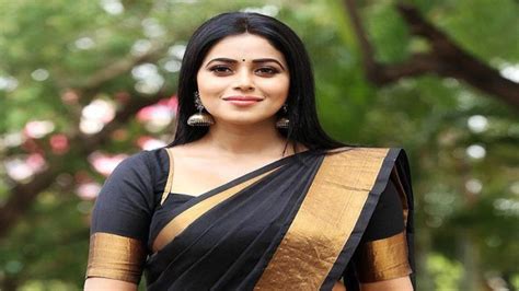 Shamna Kasim (Poorna) Biography, Age, Height, Weight,。